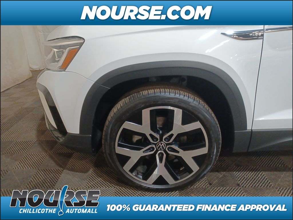 2022 Volkswagen Taos 1.5T SEL photo