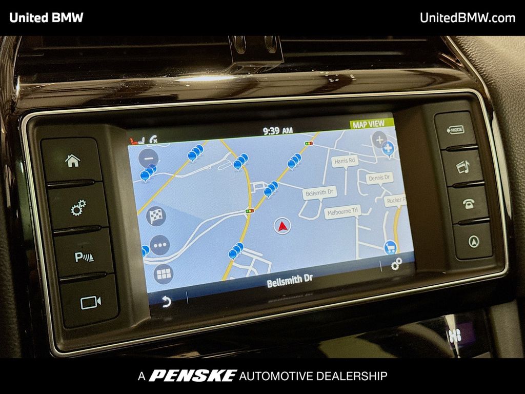 Thumbnail: 2018 Jaguar F-Pace - 10