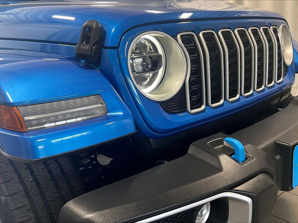 2024 Jeep Wrangler — photo 31