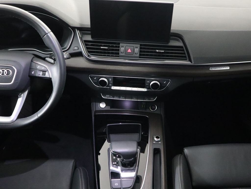 Thumbnail: 2025 Audi Q5 - 14