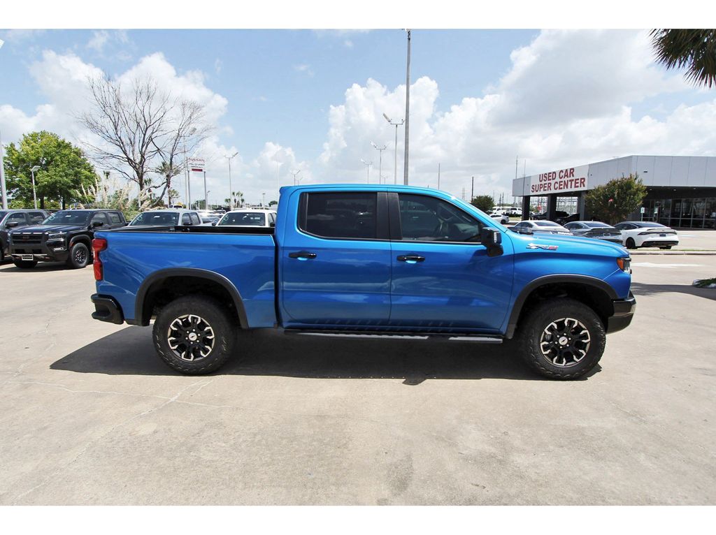 2024 Chevrolet Silverado 1500 ZR2 - 4