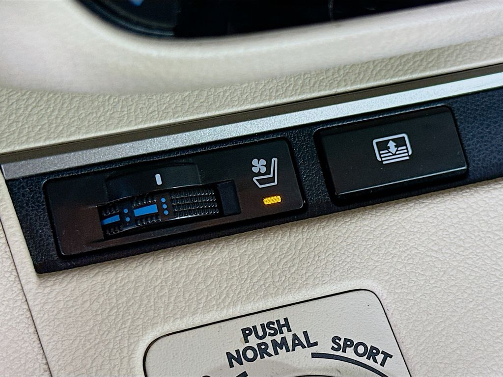 2014 Lexus ES 350 21