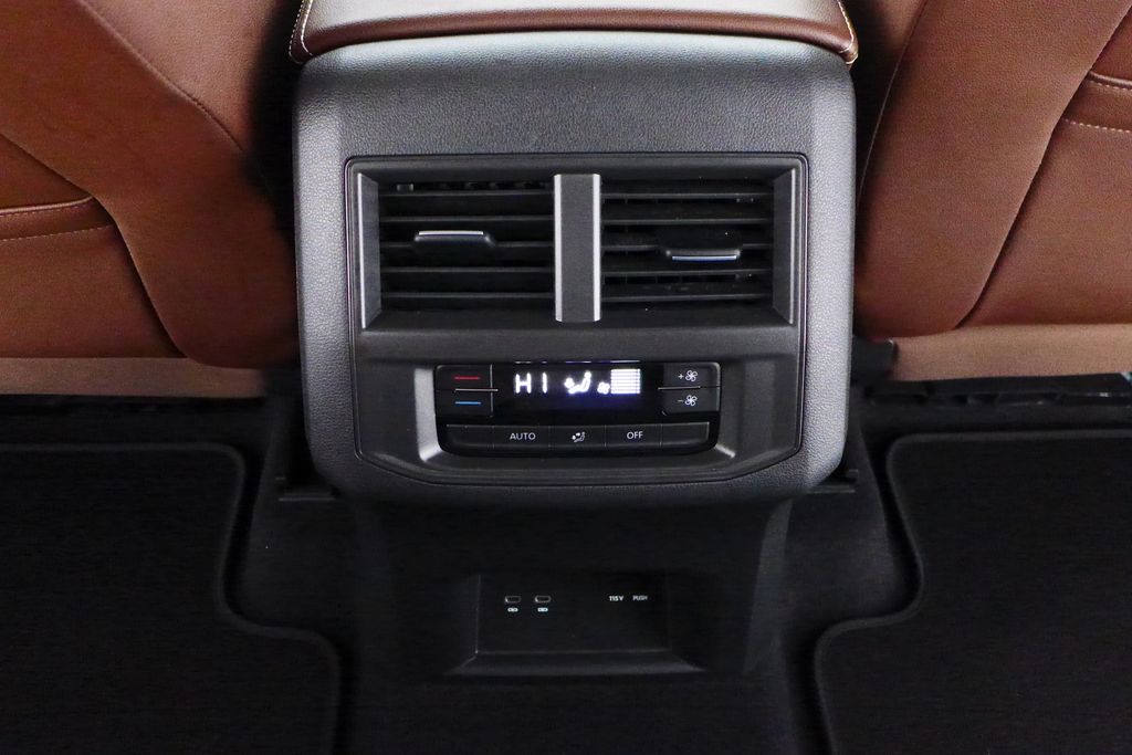 2023 Volkswagen Atlas SE 23
