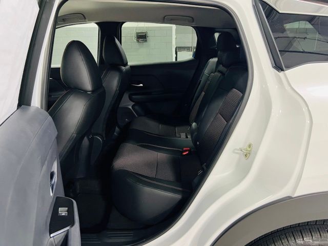 2026 Aspen White/Super Black Nissan Kicks SR FWD SUV