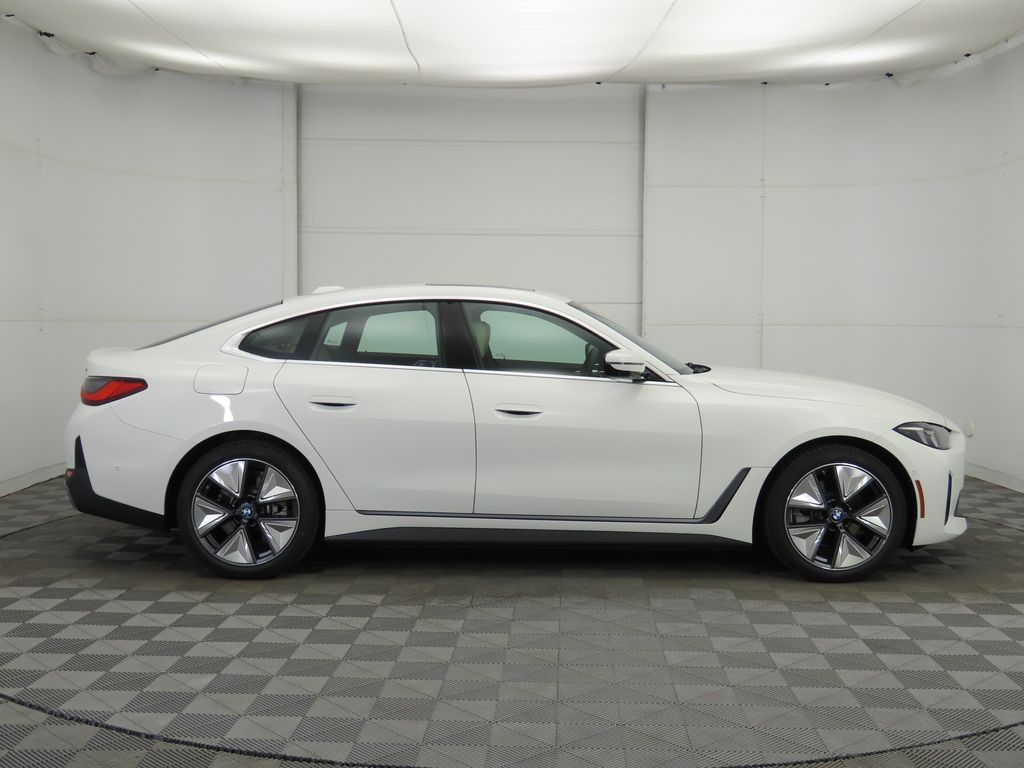 Thumbnail: 2026 BMW i4 - 4