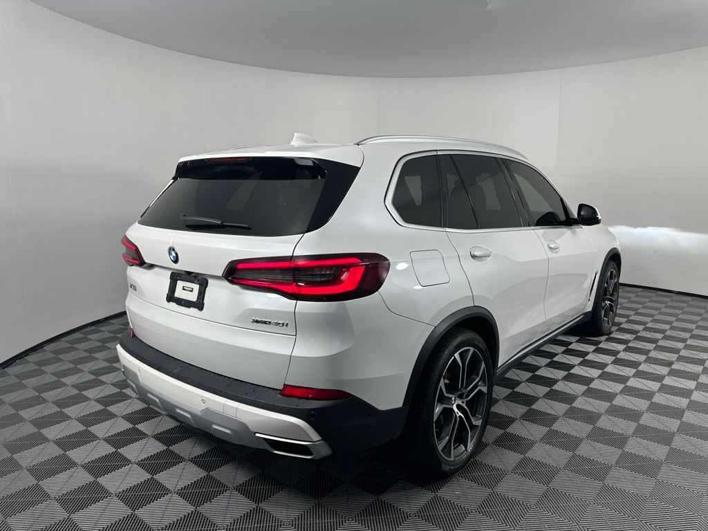 Thumbnail: 2022 BMW X5 - 5