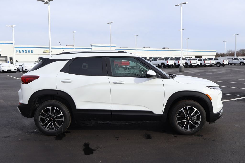 Thumbnail: 2026 Chevrolet TrailBlazer - 9