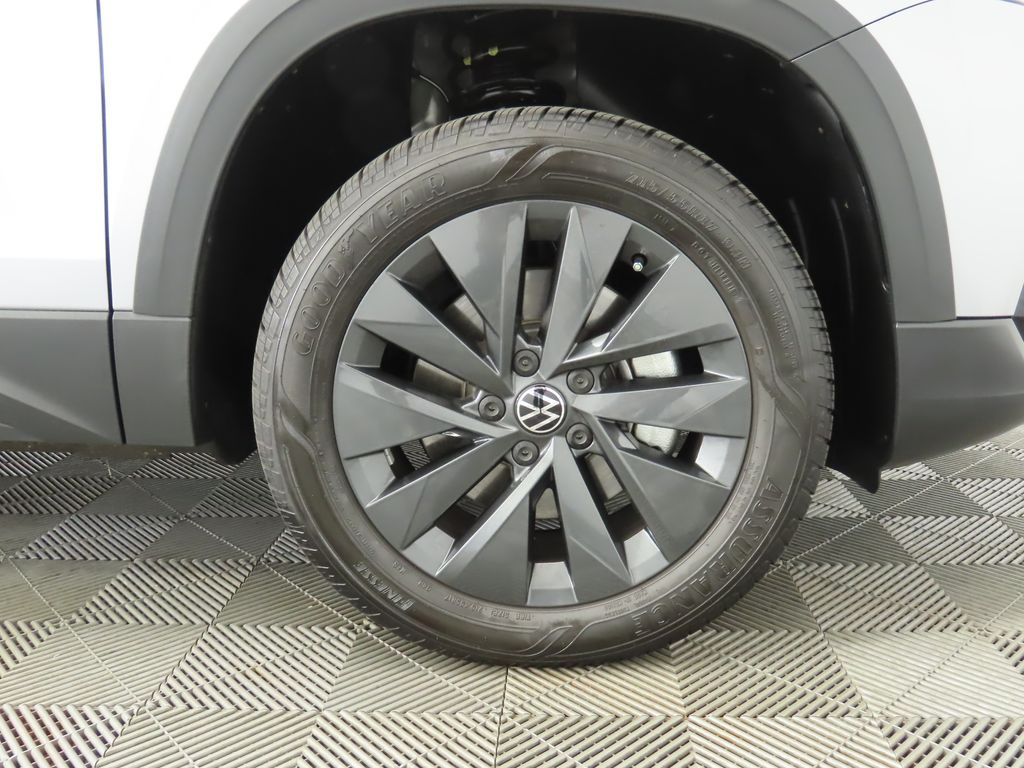 Thumbnail: 2024 Volkswagen Taos - 31