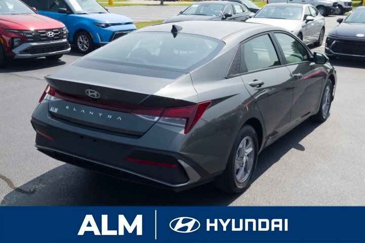 New 2026 Gray Hyundai SE image 6