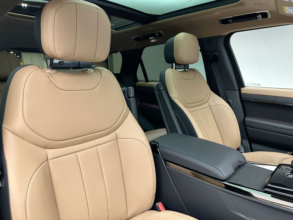 Thumbnail: 2024 Land Rover Range Rover Sport - 11