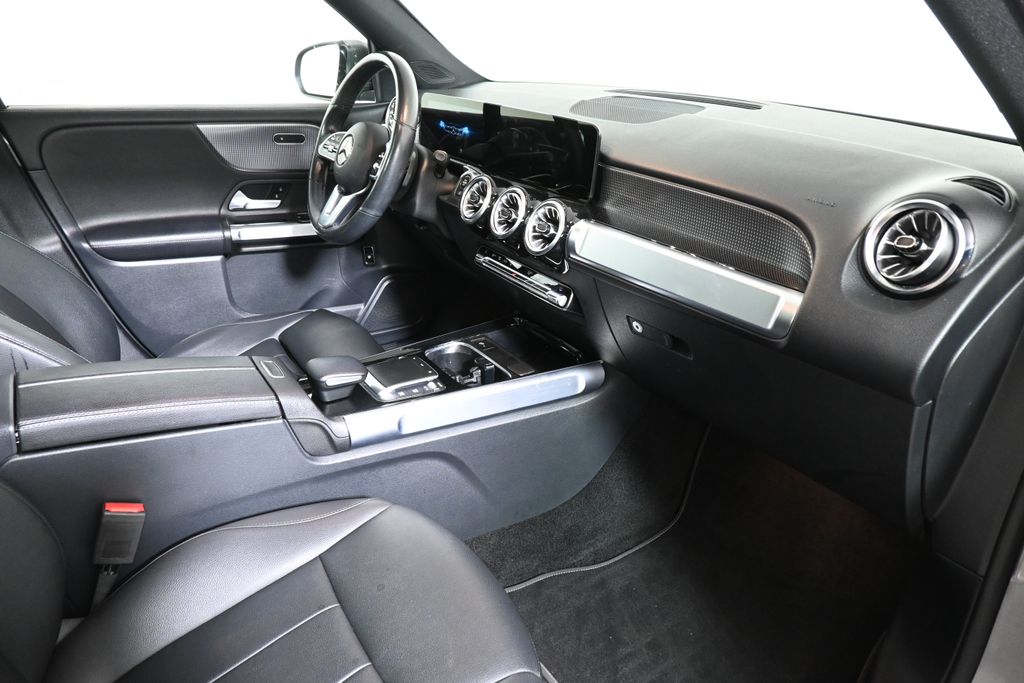 Thumbnail: 2022 Mercedes-Benz GLB - 24