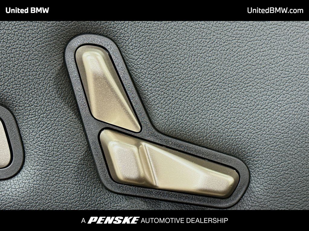 Thumbnail: 2026 BMW iX - 4