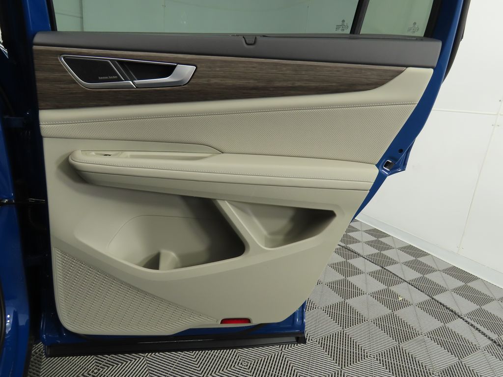 2025 Volkswagen Atlas SEL 29