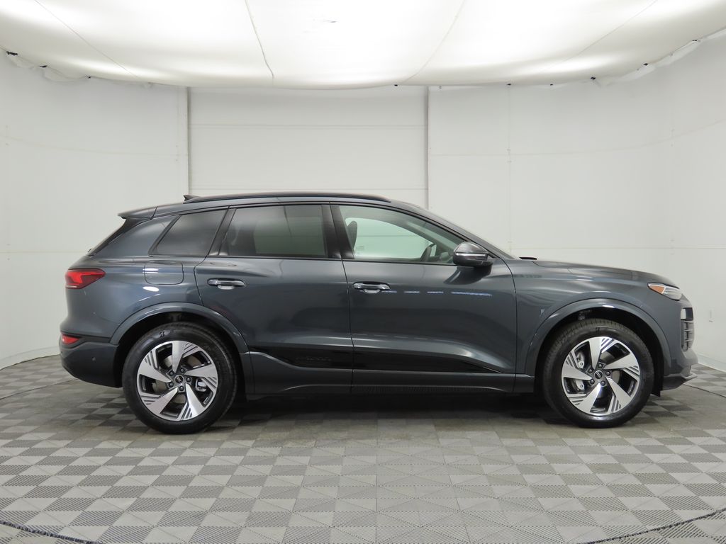 Thumbnail: 2025 Audi Q6 e-tron - 4