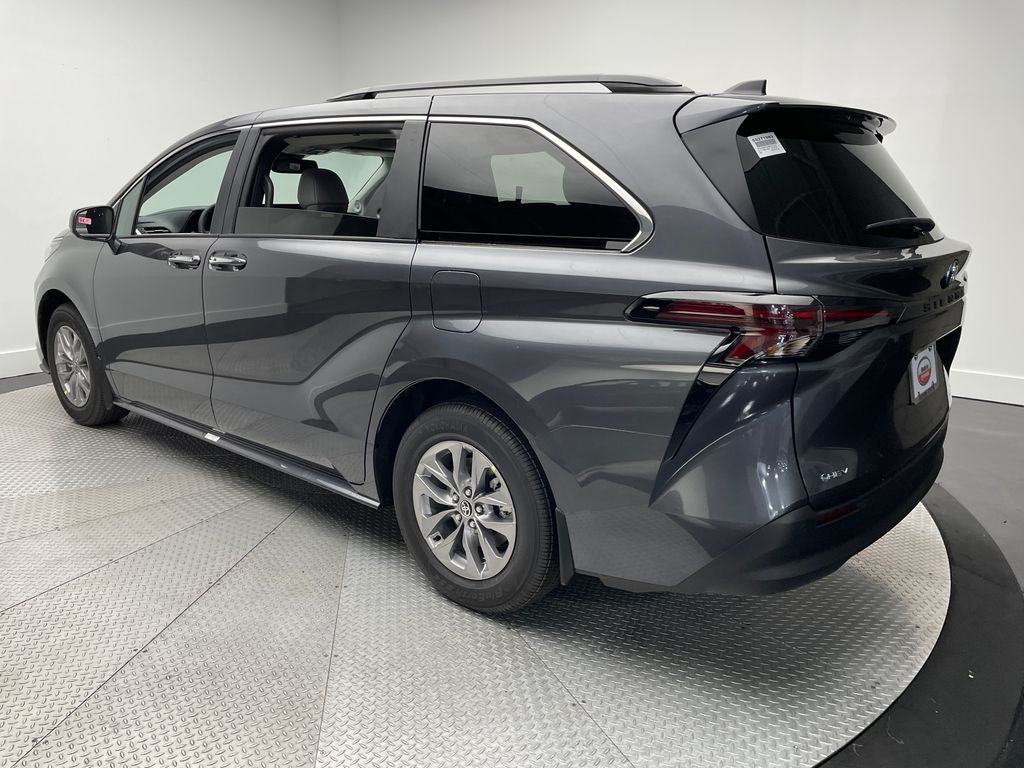 Thumbnail: 2025 Toyota Sienna - 7