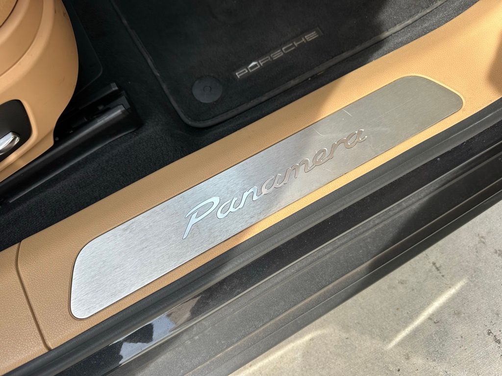 Thumbnail: 2018 Porsche Panamera - 23