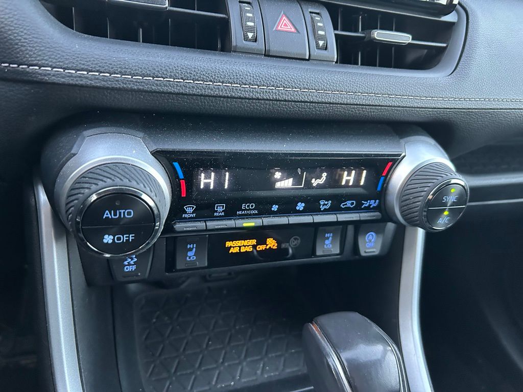 Thumbnail: 2021 Toyota RAV4 - 27