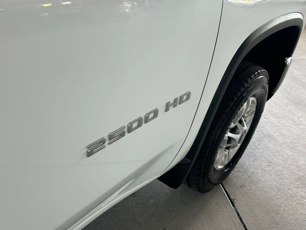 New 2026 Summit White Chevrolet Work Truck image 14