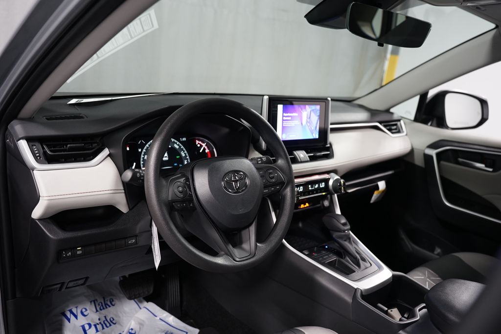 Thumbnail: 2025 Toyota RAV4 - 11