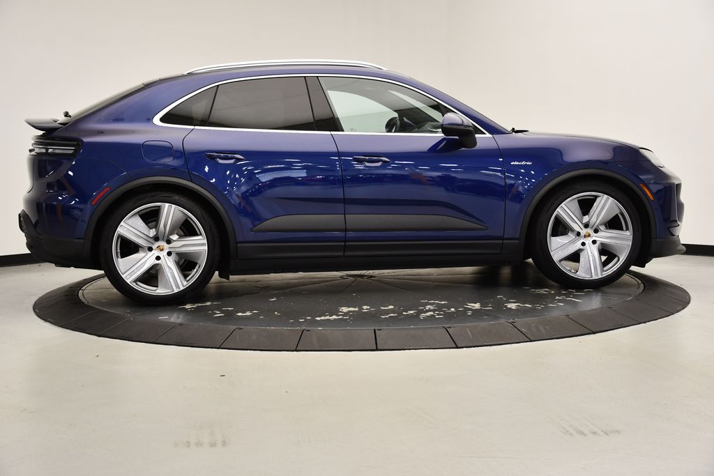 2024 Porsche Macan T 6