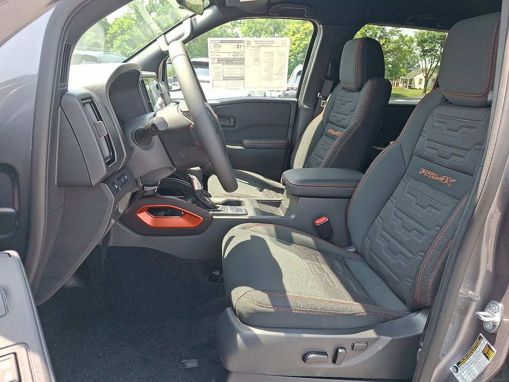 2026 Nissan Frontier — photo 8