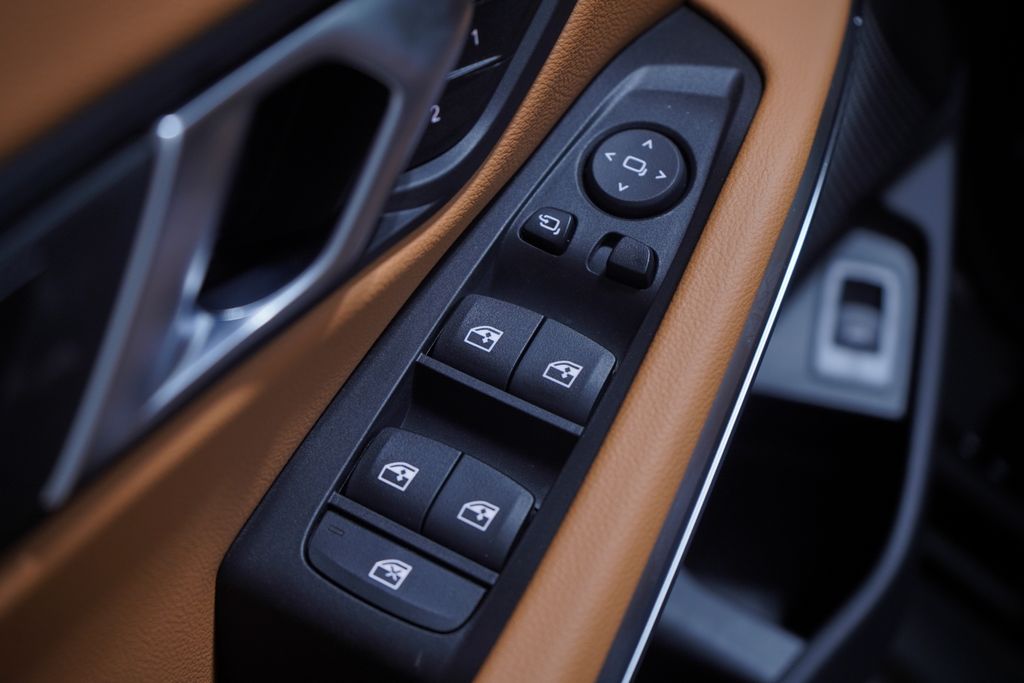 2025 BMW 3 Series 330i 11
