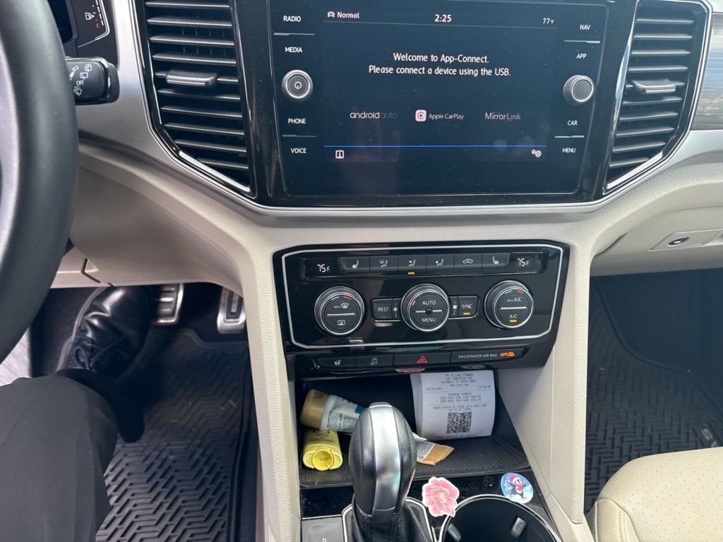 Used 2019 White Volkswagen 3.6L V6 SEL R-Line image 15