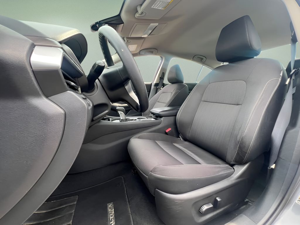 Used 2024 Nissan Altima Sedan