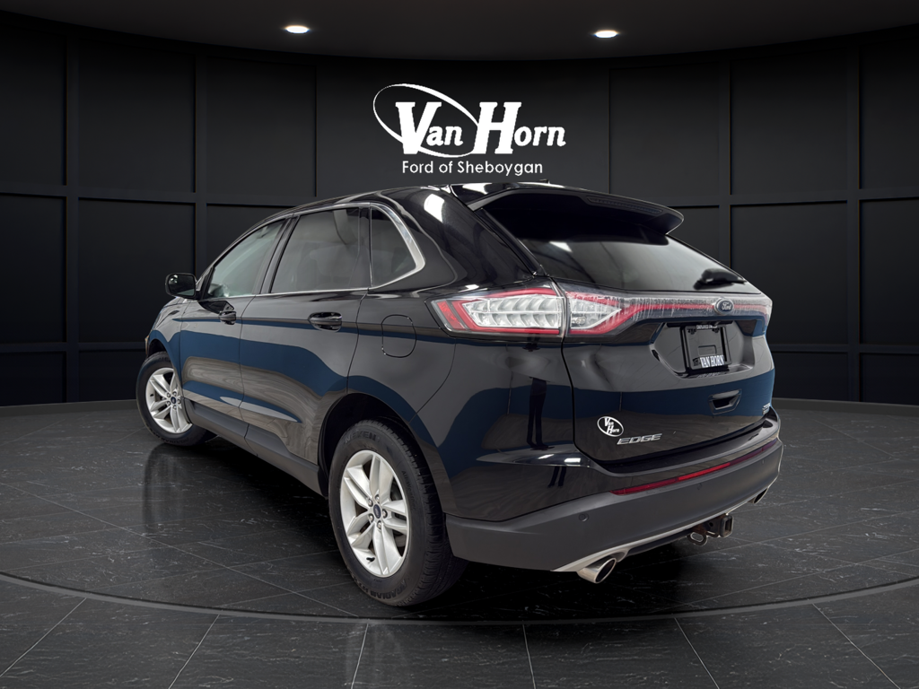 Used 2018 Shadow Black Ford SEL image 5