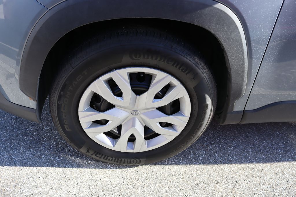 Thumbnail: 2022 Toyota Corolla Cross - 4