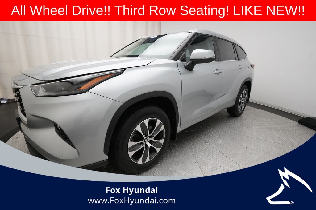 Celestial Silver Metallic 2025 Toyota Highlander SUV / Crossover All-Wheel Drive 8-Speed Automatic