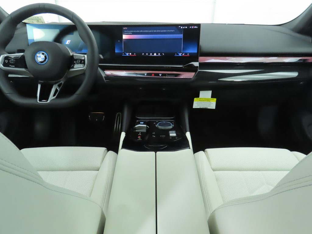 2025 BMW i5 eDrive40 13