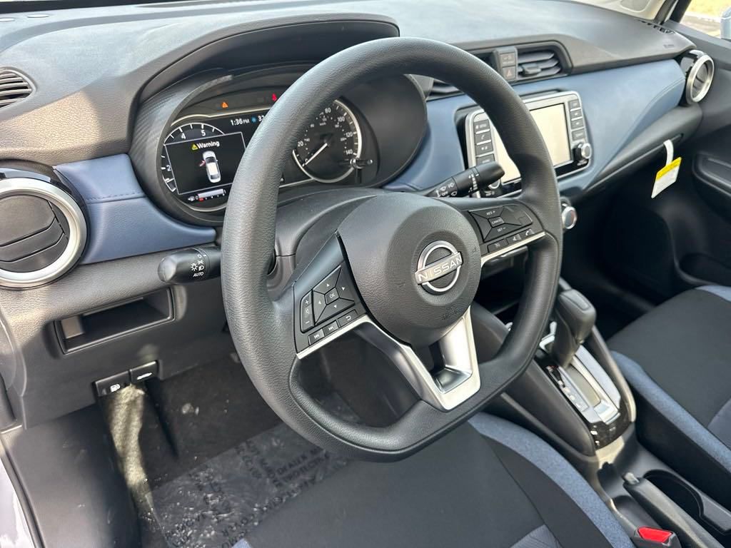 2025 Nissan Versa 1.6 SV photo