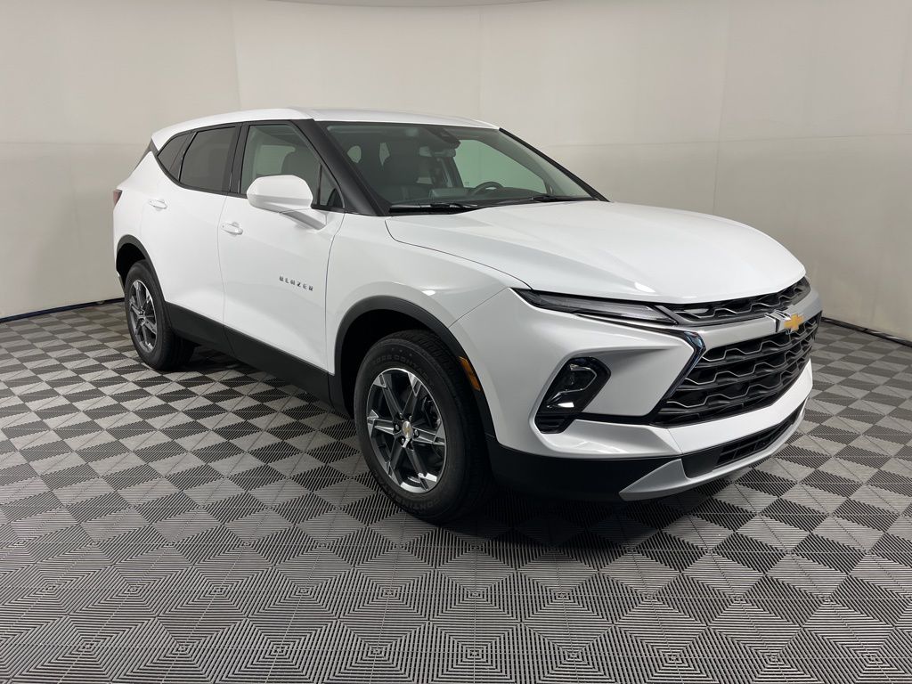 Thumbnail: 2026 Chevrolet Blazer - 6
