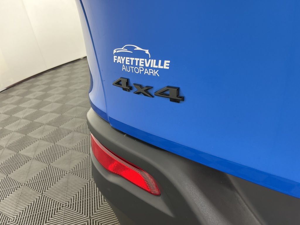 Thumbnail: 2018 Jeep Cherokee - 9