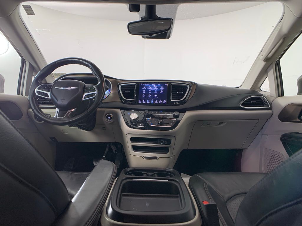 2018 Chrysler Pacifica Touring L 25