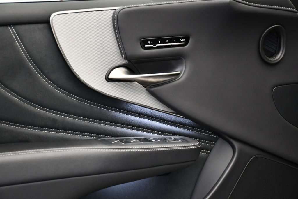 Thumbnail: 2023 Lexus LS - 31