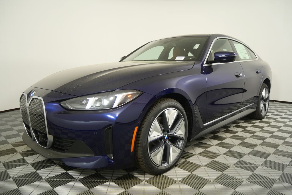 Thumbnail: 2026 BMW i4 - 7