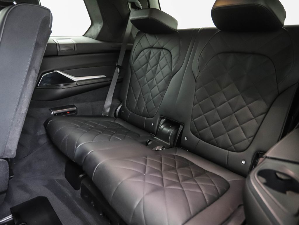 Thumbnail: 2023 BMW X7 - 23