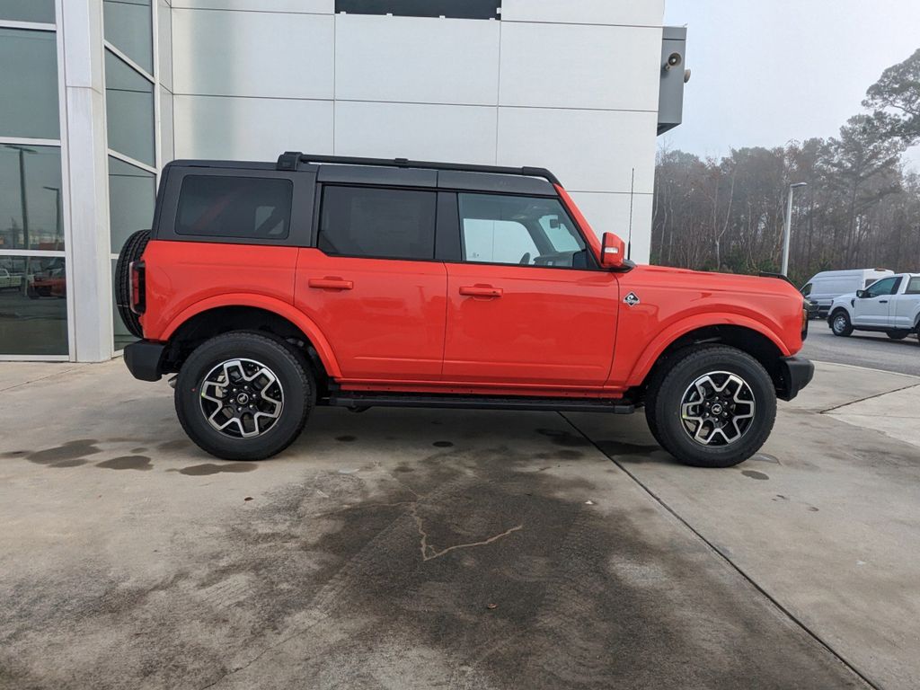 2024 Ford Bronco Outer Banks