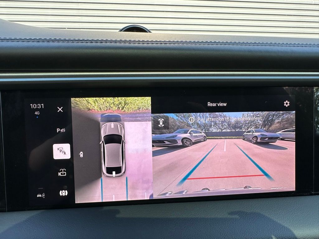 Thumbnail: 2024 Porsche Macan - 30