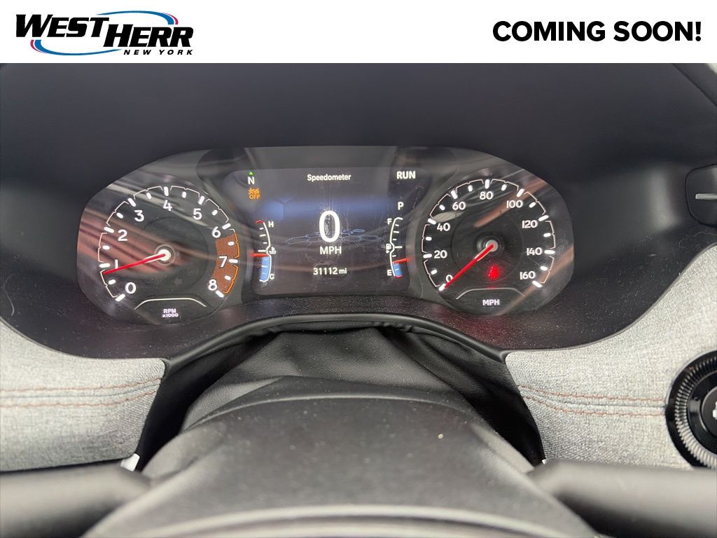 Certified Used 2022 Gray Jeep Latitude Lux image 7