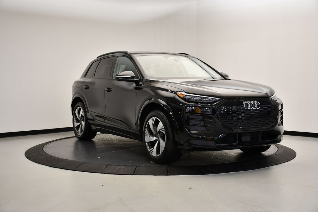 Thumbnail: 2025 Audi Q6 e-tron - 7