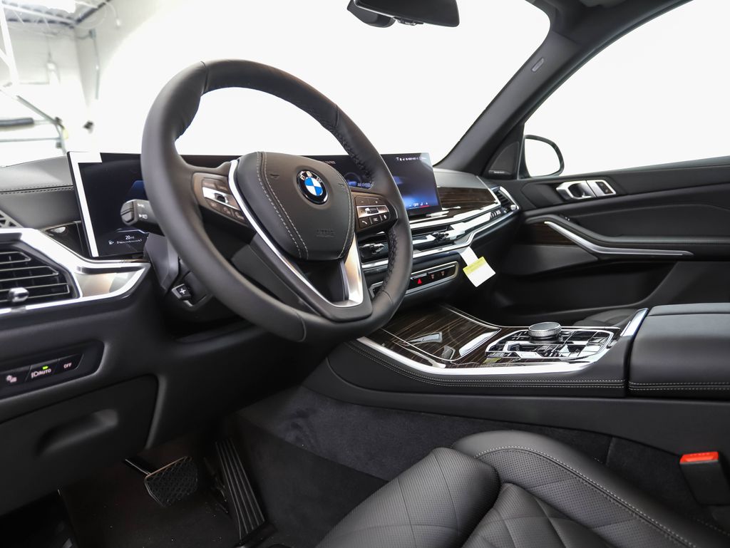 Thumbnail: 2026 BMW X5 - 10