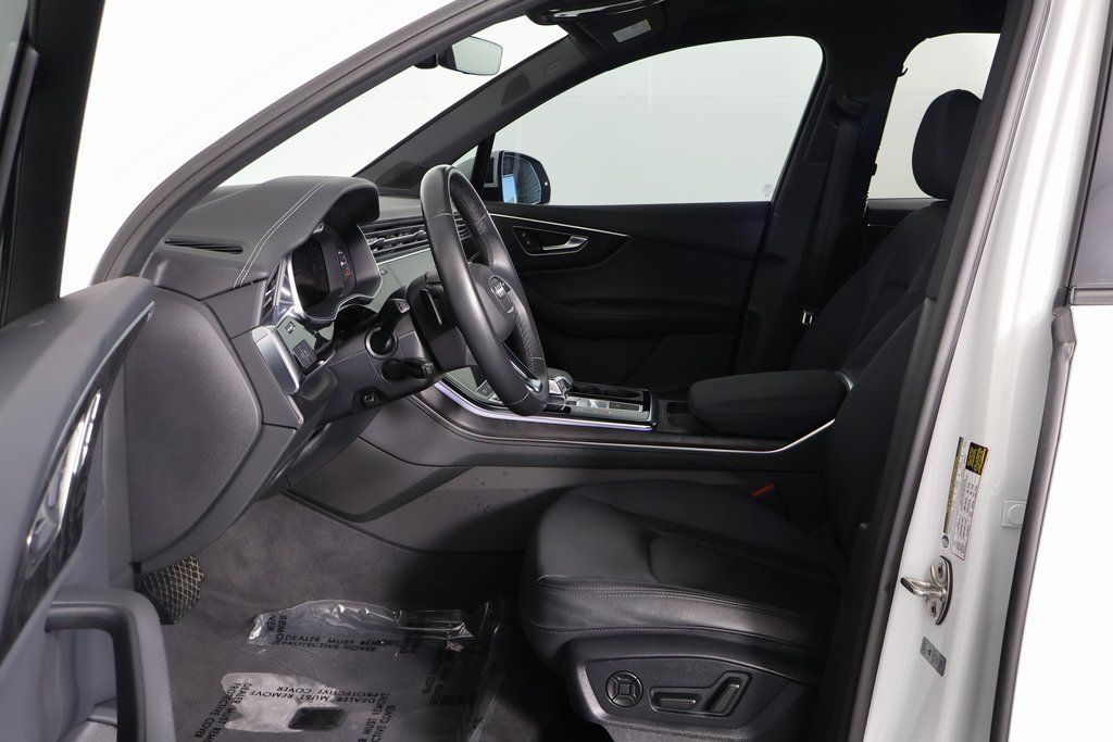 Thumbnail: 2023 Audi Q7 - 10