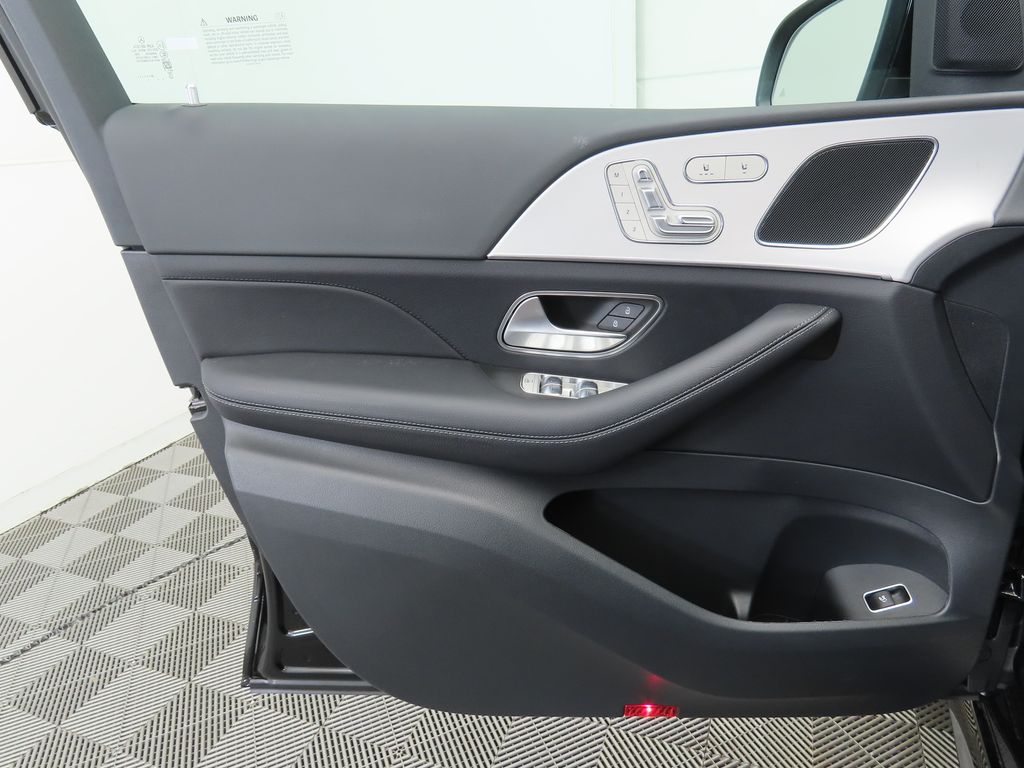 Thumbnail: 2026 Mercedes-Benz GLE - 22