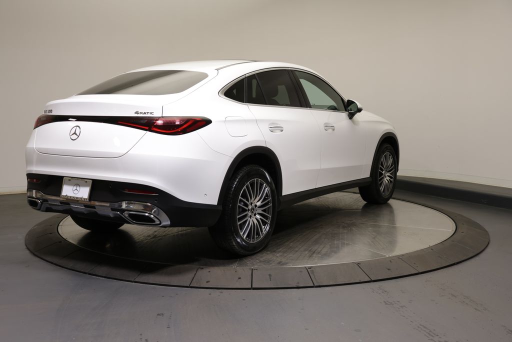 Thumbnail: 2026 Mercedes-Benz GLC - 7