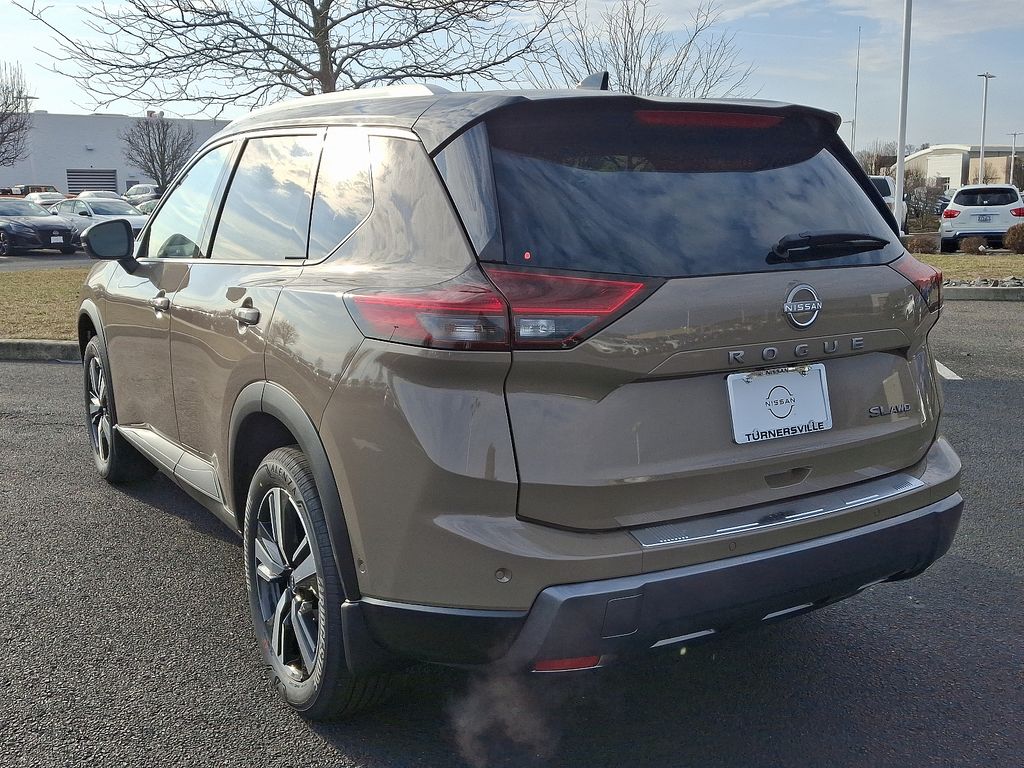 2025 Nissan Rogue SL 3