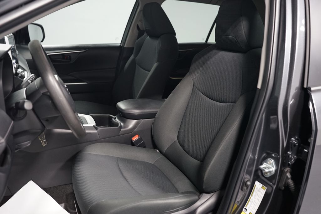 Thumbnail: 2023 Toyota RAV4 - 25