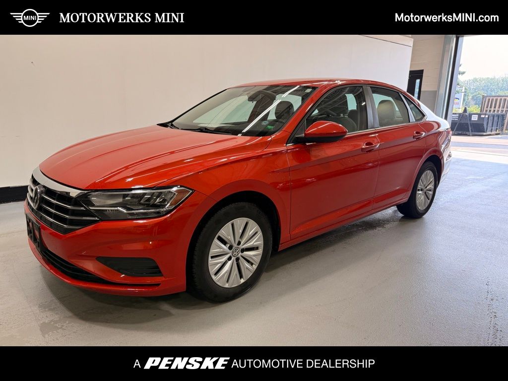 Thumbnail: 2019 Volkswagen Jetta - 1